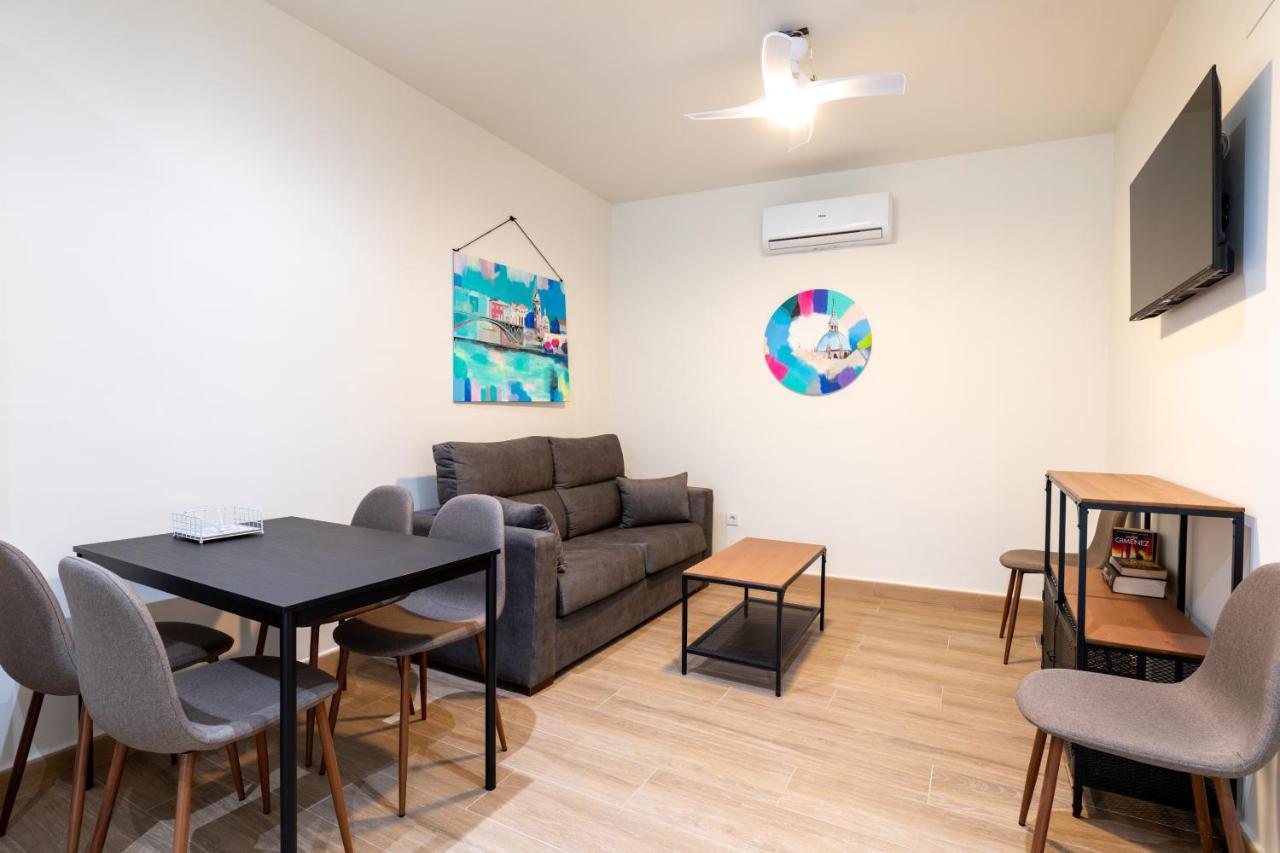 Apartamentos Cervantes 17 Sevilla Dış mekan fotoğraf
